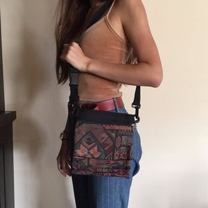 Connectable's Multi Compartment Shoulder Bag